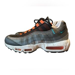 Nike Air Max gym shoes - size 8